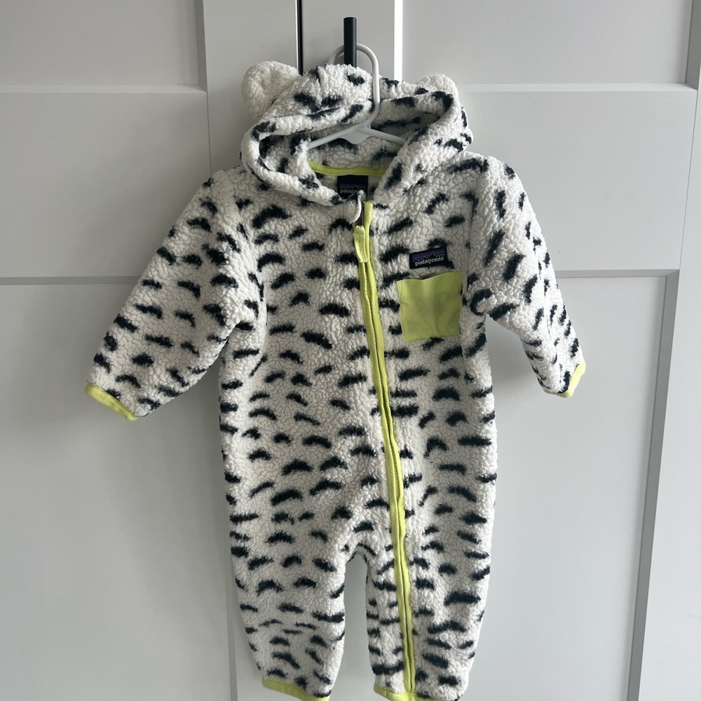 Patagonia Fuzzy White and Black snow leopard lime green Kids Footie bunting